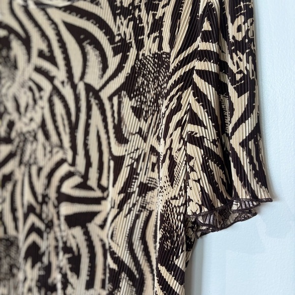 🎉4/30$🎉 Tradition Geometric Pleated Top - Size L - Picture 3 of 6